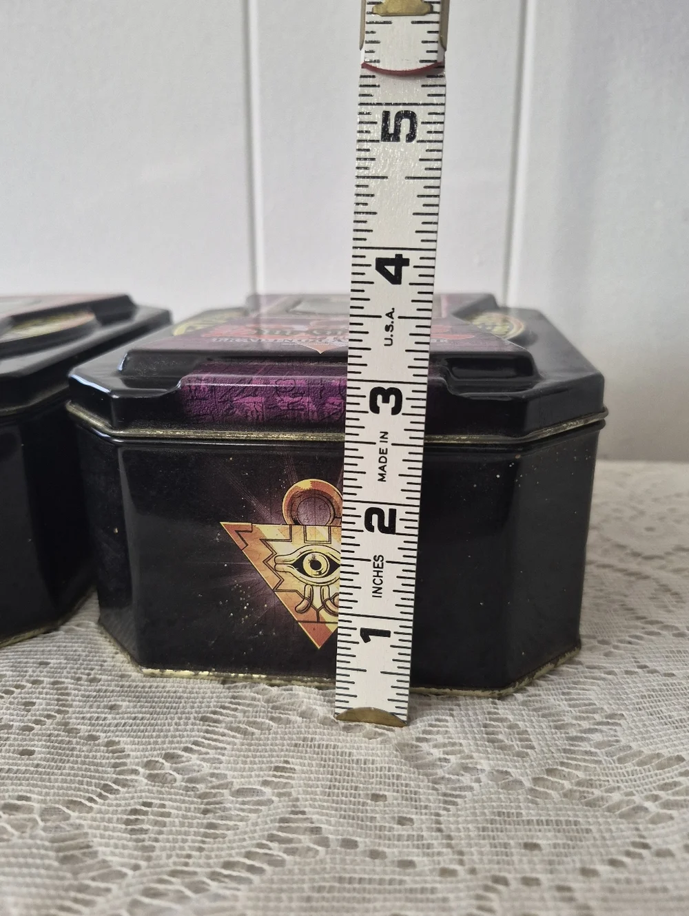 '96 Yu-Gi-Oh Tins - Picture 7 of 9